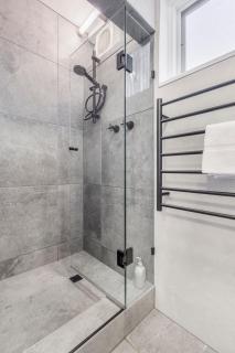 Urban Cosy Osborne Glen Iris 3BR Free Parking - 3