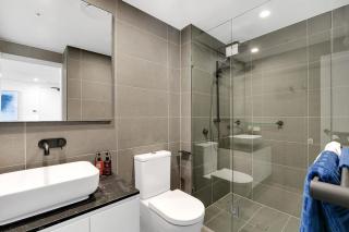 2BR Utopia Fortitude Valley -Rooftop-Pool-King beds - 1