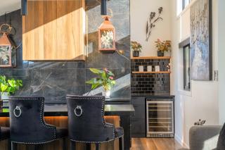 Grand Thorn Retreat with Spa pool - 7