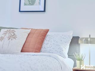 KozyGuru | Box Hill | Chic & Close to It All - 9