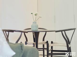 KozyGuru | Box Hill | Chic & Close to It All - 6
