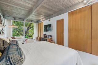 2 Level Hollywood Hills Home with First Floor Pool and Garden by Colby and Conrad - 5