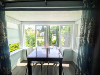 Renovated Cozy Bedroom with Private washroom - 7