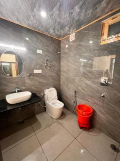 Nomad Bed & Breakfast - 9
