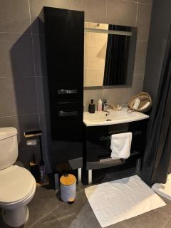Romantic suite with hot tub - 2
