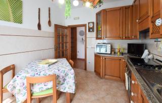 2 Bedroom Nice Apartment In Rosignano Solvay - 6