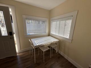 Vancouver Cozy Room- Downtown 6 Min, Free Parking & Near Transit - 7
