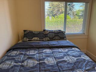 Vancouver Cozy Room- Downtown 6 Min, Free Parking & Near Transit - 1