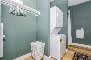 Hyde Park Flats Luxury Apartment Near Downtown! - 2