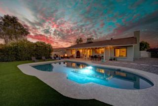 Phoenix Retreat Family Pool Fire Pit Golf - 6