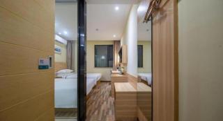 City Comfort Inn Shanghai International Tourism Resort Disney - 1