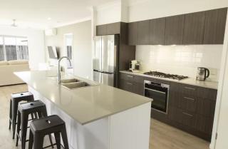 Leafy Plainland Living Spacious 4-Bedroom Retrea - 9