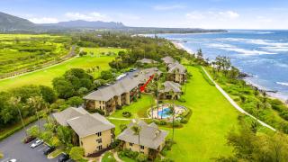Oceanfront & Oceanview Pool View Fully Renovated Walk to Lydgate Beach - 1