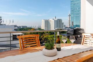 Self-Check-In, Restaurants, Cafe's, Pubs, Work or Vacay - 0