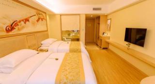 Vienna Hotel Chongqing Shizhu Stadium - 1