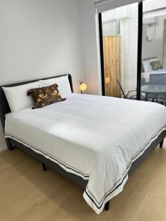 Modern 4BR Family Home in Wollert, VIC - 3