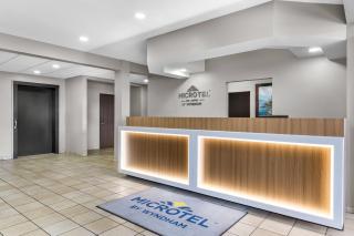 Microtel Inn & Suites by Wyndham Prairie du Chien - 2