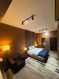 Phoenix Royale 1-Bedroom with 247 Power - 1