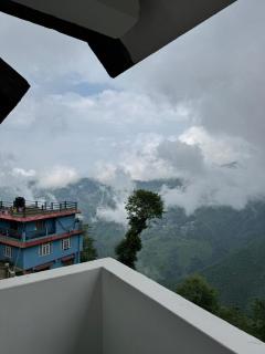 YUL Khang - A home above the clouds - 4