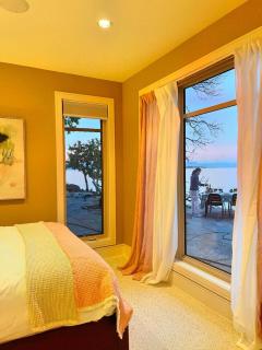 Waterfront Escape in Nanoose Bay with breakfast - 5