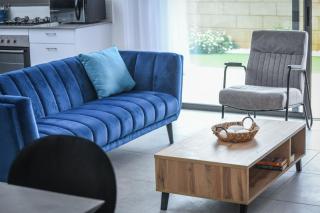Stylish Coastal Oasis - 8