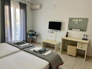 Heaven Studios & Apartments - 9