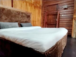 Shiny Cot - Nuwaraeliya - 4