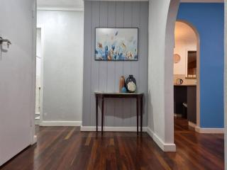 Cozy Lodge In Tarcoola Beach Coastal Retreat - 3