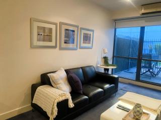 THE WATERFRONT APARTMENTS 1 Bedroom Executive Apartment with Courtyard Views located on the Geelong Waterfront - 2204 - 1