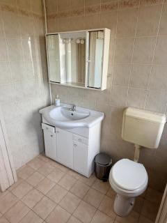Huge BBQ Garden 2, Spacious Flat, AC, Free Parking 2 - 1
