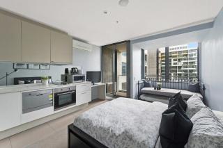 Chic Studio Beside Southern Cross Station - 9
