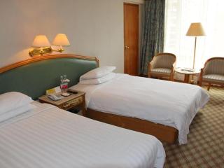 Golden Lustre Hotel - 2