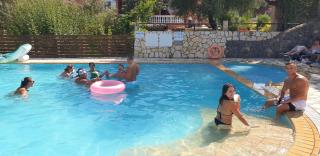 Studio Gouvia Kitchenette Pool 8 - 9