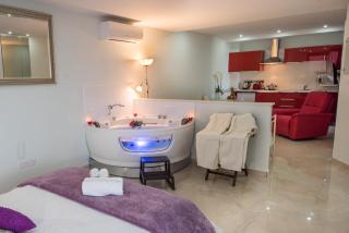 Mesogios House Suites - Larnaca - 1