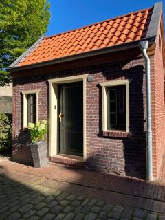 Lüttje Huus Emden- Tiny House zentral am Hafen & Otto Huus - 0