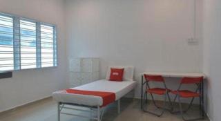 OYO 90889 Narasindo Cottage - Rawang - 2
