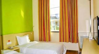 7 Days Inn Zhangye Gaotai County Central Square - 9