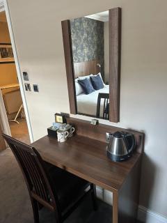 The Buxted Inn Hotel Free parking - 6