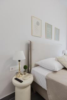 Chic Minimalist Kallithea Apartment - 8