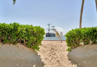 TROPICAL RETREAT SUITES at PLAYA LOS CORALES - 2