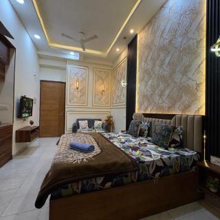 Apartment in Noida - 7