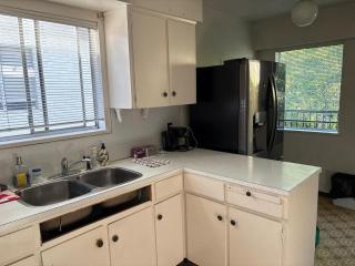 Vancouver Cozy & Modern Stay- Downtown 6 Min, Free Parking - 9