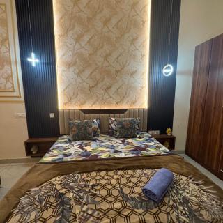 Apartment in Noida - 5