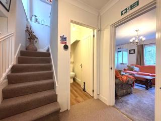 3 bedroom house in Ironbridge with large garden and river view - 2 mins walk from the Ironbridge and town centre - 8
