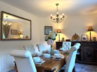3 bedroom house in Ironbridge with large garden and river view - 2 mins walk from the Ironbridge and town centre - 2