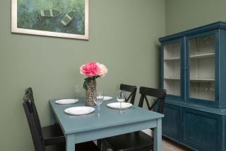 Cozy Apartment with a Balcony Near Parks and the Partynice Racetrack by Noclegi Renters - 1