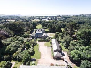 Tregrehan Garden Cottages, the Mews - 5