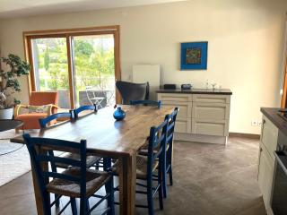 Bel appartement, lumineux et calme, terrasse, vue lac et montagne - 5 mn Evian - 6