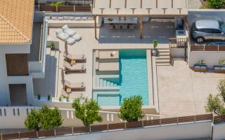 Cantouni Villa, Luxury 5BR Retreat with Pool & Jacuzzi Near Town by Villa Mana Gers - Città di Zante - 8