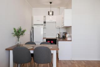 Długa Homely Apartment by BookingHost - 2